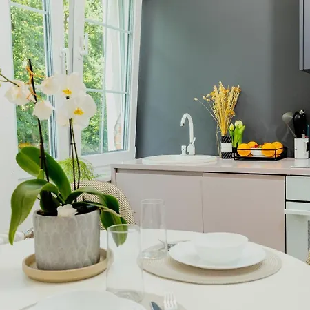 Colobrzeg Elegant Apartamento *